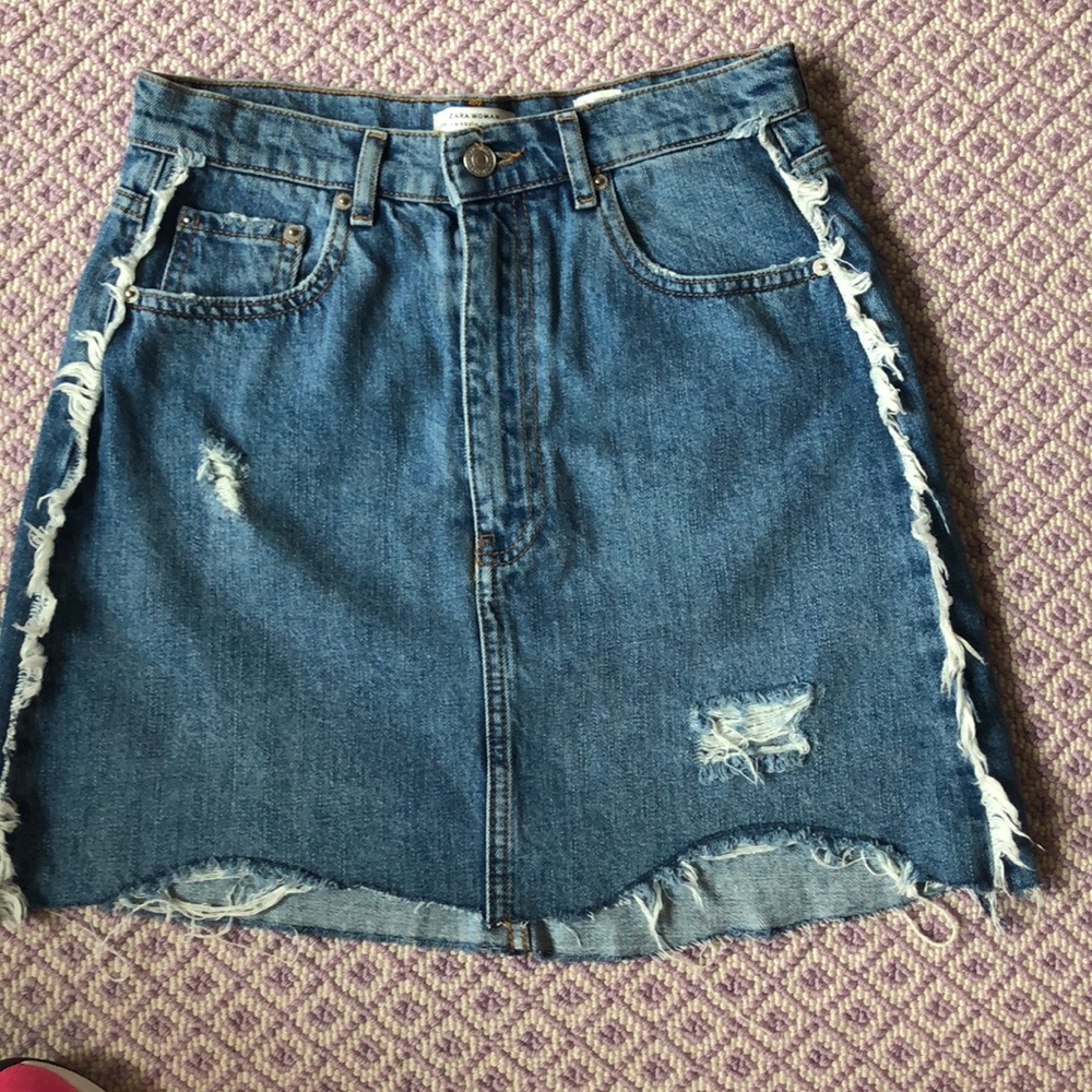 Zara Women denim skirt size small
